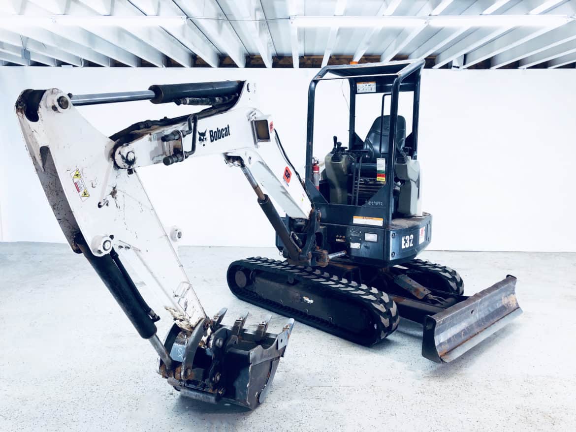 Mini Excavator – Bobcat E32